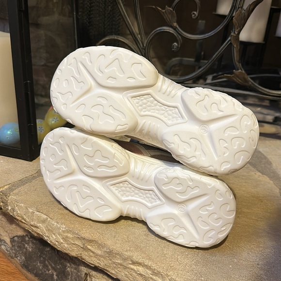 NEW Women’s Chunky Platform White Lace Up Running Shoes Sneakers - Picture 8 of 9